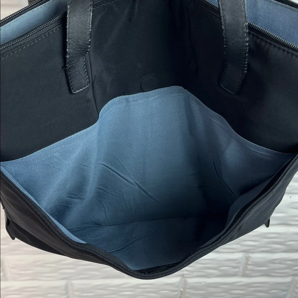 HOBO INTERNATIONAL LAPTOP BAG NYLON AND LEATHER ZIP AROUND PADDED 16x20